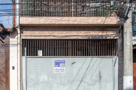 Fachada de casa para alugar com 1 quarto, 44m² em Taboão, Diadema