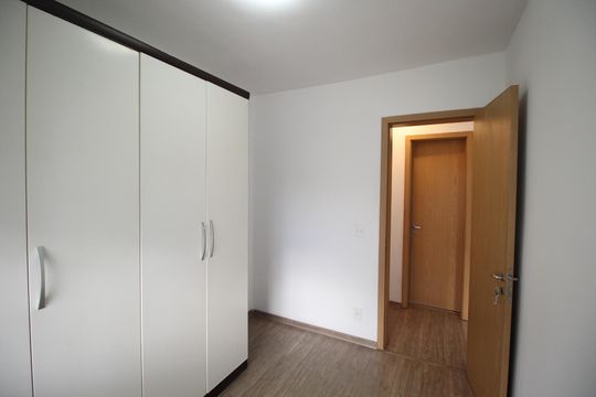 Quarto 2 de apartamento para alugar com 2 quartos, 52m² em Jardim Carvalho, Porto Alegre