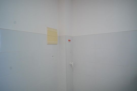 Cozinha e Área de Serviço de apartamento para alugar com 2 quartos, 44m² em Mário Quintana, Porto Alegre