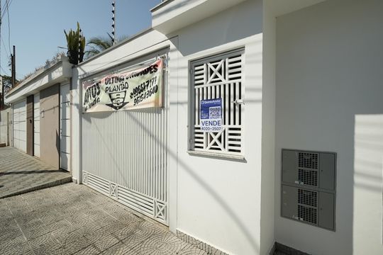 Placa de apartamento à venda com 2 quartos, 54m² em Vila Pires, Santo André