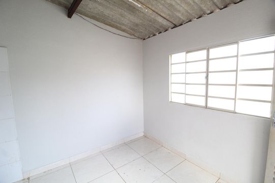Edícula de casa para alugar com 3 quartos, 180m² em Jardim Europa, Uberlândia