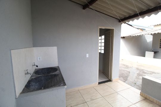 Área de Serviço de casa para alugar com 3 quartos, 180m² em Jardim Europa, Uberlândia