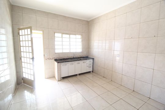 Cozinha de casa para alugar com 3 quartos, 180m² em Jardim Europa, Uberlândia