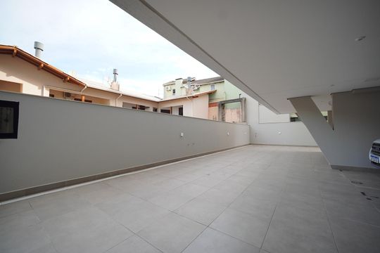 Garagem de apartamento para alugar com 2 quartos, 87m² em Ingleses Norte, Florianópolis