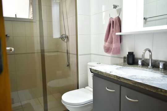Banheiro Social de apartamento à venda com 3 quartos, 98m² em Bosque da Saúde, São Paulo
