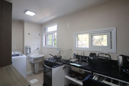 Cozinha e Área de Serviço de apartamento para alugar com 1 quarto, 48m² em Centro, Canoas