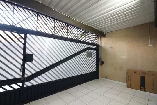 Garagem de casa à venda com 2 quartos, 123m² em Vila Mussolini, São Bernardo do Campo