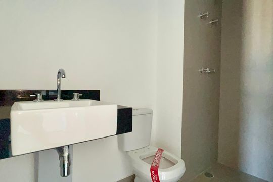 Banheiro de kitnet/studio à venda com 1 quarto, 25m² em Jardim Paulista, São Paulo