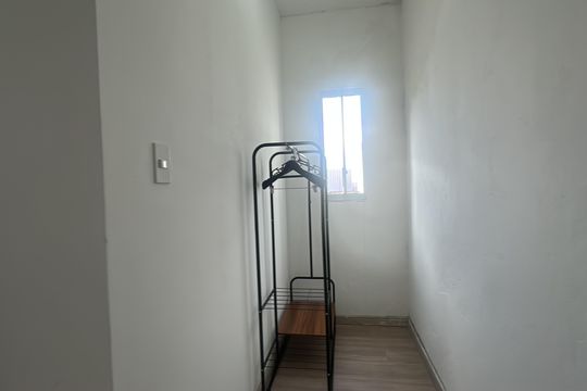 Closet da suíte de casa à venda com 1 quarto, 146m² em Jardim do Líbano, Barueri