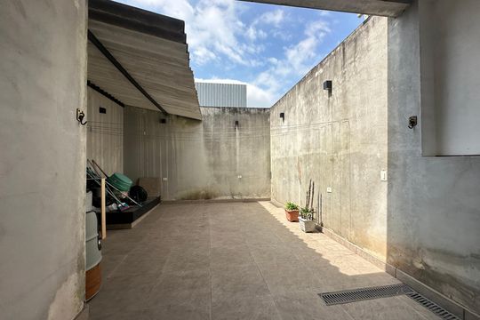 Quintal de casa à venda com 1 quarto, 146m² em Jardim do Líbano, Barueri