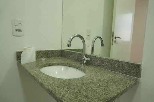 Quarto Suíte - Banheiro de apartamento para alugar com 3 quartos, 67m² em Parque Sabara, São Carlos