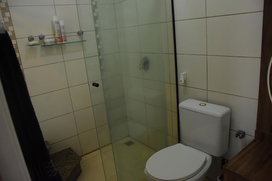 Banheiro da Suíte  de casa para alugar com 3 quartos, 168m² em Vale do Sol, Cachoeirinha