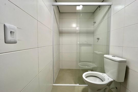 Banheiro de kitnet/studio para alugar com 1 quarto, 30m² em Jabaquara, São Paulo