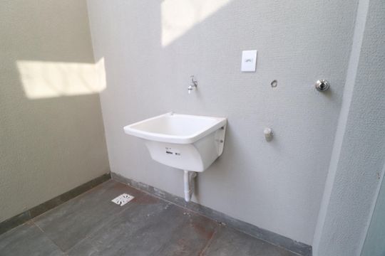 Área de Serviço de apartamento para alugar com 2 quartos, 58m² em Santa Mônica, Uberlândia