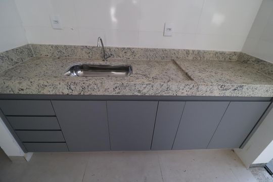 Cozinha de apartamento para alugar com 2 quartos, 58m² em Santa Mônica, Uberlândia