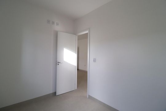 Quarto 1 de apartamento para alugar com 2 quartos, 58m² em Santa Mônica, Uberlândia