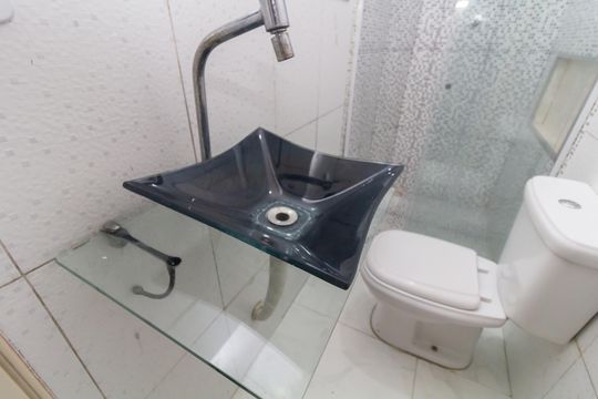 Banheiro de casa para alugar com 1 quarto, 50m² em Conjunto Habitacional Aguia de Haia, São Paulo