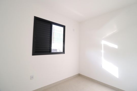 Quarto 1 de apartamento para alugar com 2 quartos, 58m² em Santa Mônica, Uberlândia