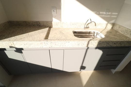 Cozinha de apartamento para alugar com 2 quartos, 58m² em Santa Mônica, Uberlândia