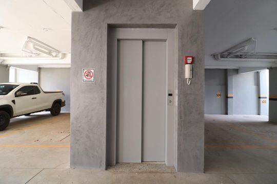 Elevador de apartamento para alugar com 2 quartos, 58m² em Santa Mônica, Uberlândia