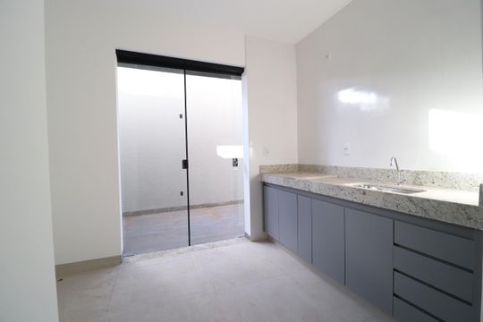 Cozinha de apartamento para alugar com 2 quartos, 58m² em Santa Mônica, Uberlândia
