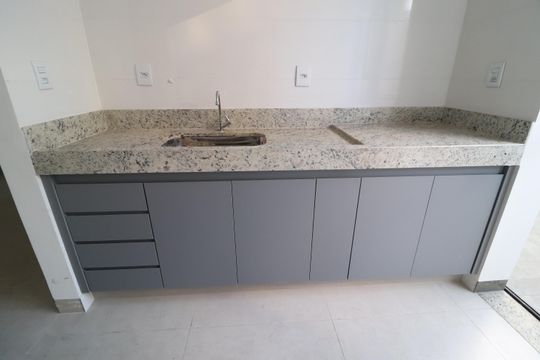Cozinha de apartamento para alugar com 2 quartos, 58m² em Santa Mônica, Uberlândia