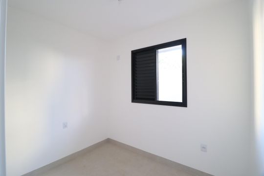 Quarto 1 de apartamento para alugar com 2 quartos, 58m² em Santa Mônica, Uberlândia