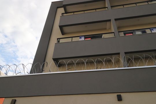 Plaquinha de apartamento para alugar com 2 quartos, 58m² em Santa Mônica, Uberlândia