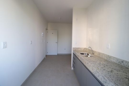 Cozinha - Armários de apartamento para alugar com 2 quartos, 58m² em Santa Mônica, Uberlândia
