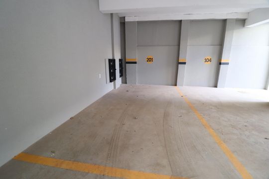 Garagem de apartamento para alugar com 2 quartos, 58m² em Santa Mônica, Uberlândia