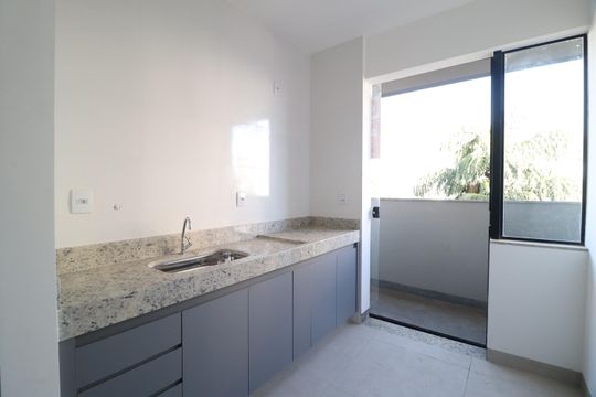Cozinha de apartamento para alugar com 2 quartos, 58m² em Santa Mônica, Uberlândia