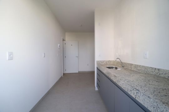 Cozinha de apartamento para alugar com 2 quartos, 58m² em Santa Mônica, Uberlândia