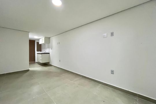 Sala de kitnet/studio para alugar com 1 quarto, 30m² em Jabaquara, São Paulo