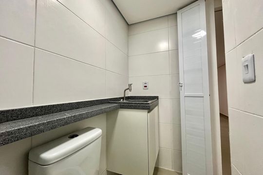 Banheiro de kitnet/studio para alugar com 1 quarto, 30m² em Jabaquara, São Paulo
