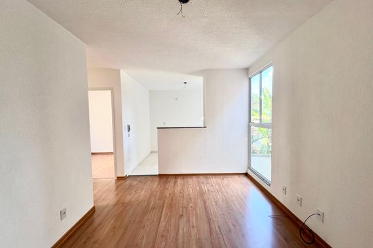 Sala de apartamento para alugar com 2 quartos, 48m² em Caiapos, Contagem