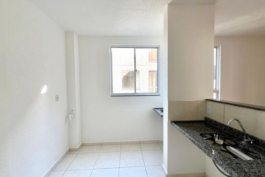 Cozinha de apartamento para alugar com 2 quartos, 48m² em Caiapos, Contagem