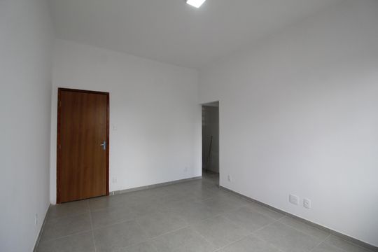 Sala de apartamento para alugar com 1 quarto, 41m² em Taquara, Rio de Janeiro