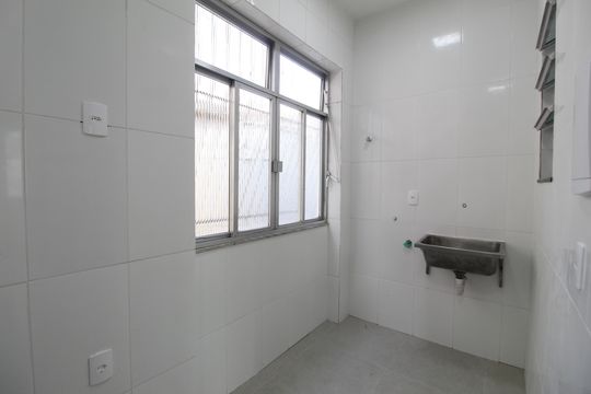 Cozinha e Área de Serviço de apartamento para alugar com 1 quarto, 41m² em Taquara, Rio de Janeiro