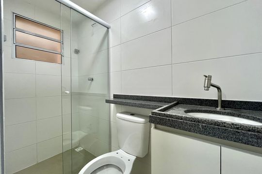 Banheiro de kitnet/studio para alugar com 1 quarto, 30m² em Jabaquara, São Paulo