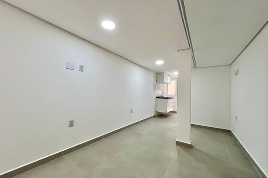 Sala/Quarto de kitnet/studio para alugar com 1 quarto, 30m² em Jabaquara, São Paulo