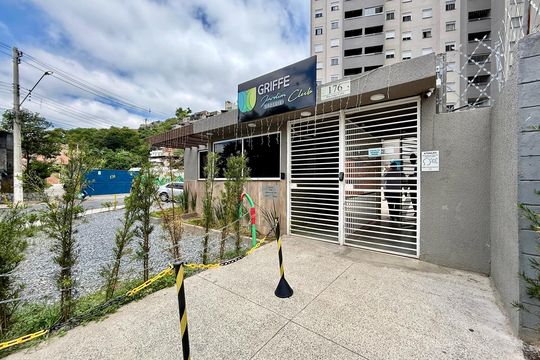 Fachada  de apartamento à venda com 2 quartos, 37m² em Jardim São Luís, São Paulo