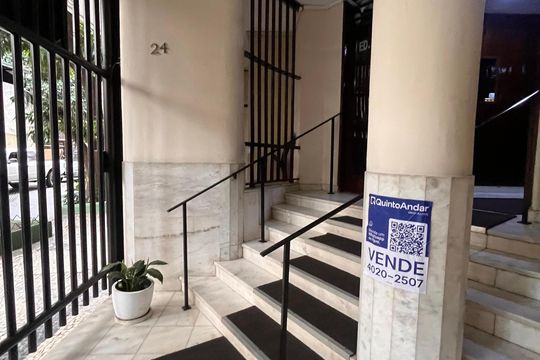 Placa  de apartamento à venda com 1 quarto, 30m² em Copacabana, Rio de Janeiro