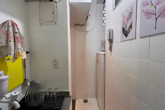 Cozinha de apartamento à venda com 1 quarto, 30m² em Copacabana, Rio de Janeiro