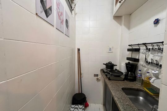 Cozinha de apartamento à venda com 1 quarto, 30m² em Copacabana, Rio de Janeiro