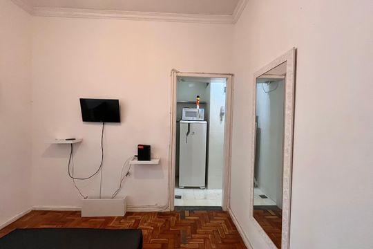 Sala  de apartamento à venda com 1 quarto, 30m² em Copacabana, Rio de Janeiro