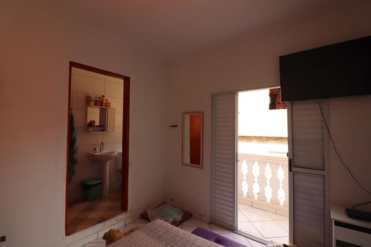 Quarto  de casa para alugar com 3 quartos, 150m² em Conjunto Habitacional Calux, São Bernardo do Campo