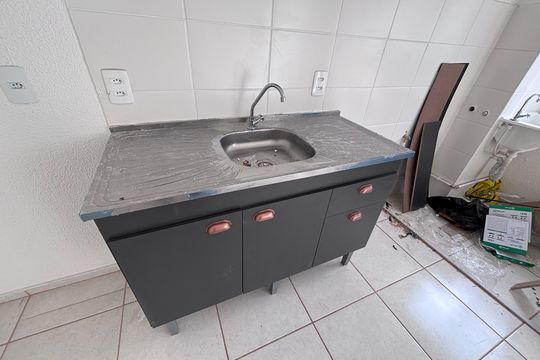 Cozinha de apartamento à venda com 2 quartos, 44m² em Vargem Grande, Rio de Janeiro