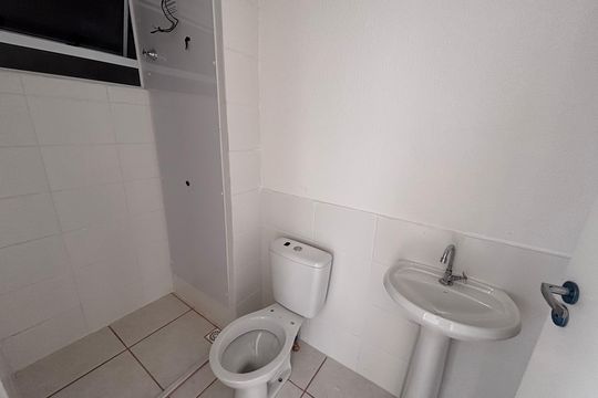 Banheiro de apartamento à venda com 2 quartos, 44m² em Vargem Grande, Rio de Janeiro