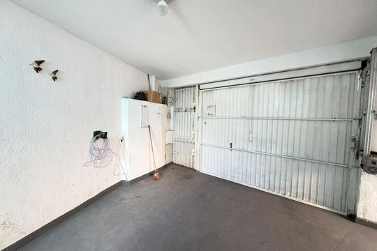 Garagem de casa à venda com 3 quartos, 162m² em Parque das Arvores, São Paulo