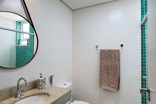 Banheiro de apartamento para alugar com 2 quartos, 65m² em Manacás, Belo Horizonte